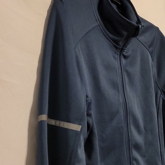 𝅺xersion active long sleeve jacket - Picture 4 of 10